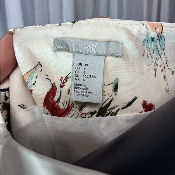 H&M Multicolor Patterned Dress - Picture 5 of 6